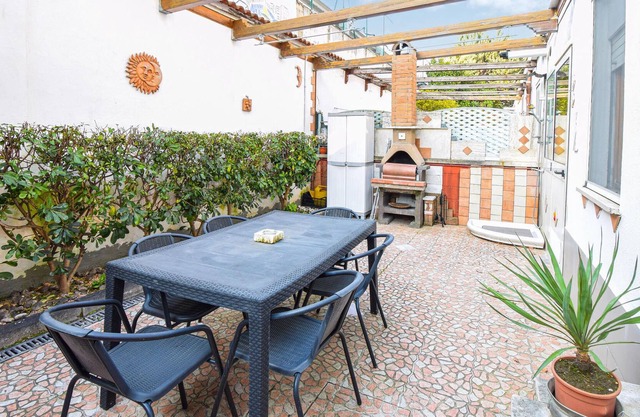 In the historic hill country of Samnium, at the foot of the Campanian Apennines, this spacious vacat