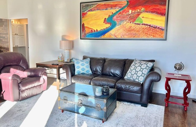 Inclusively Home - An Artful Touch!