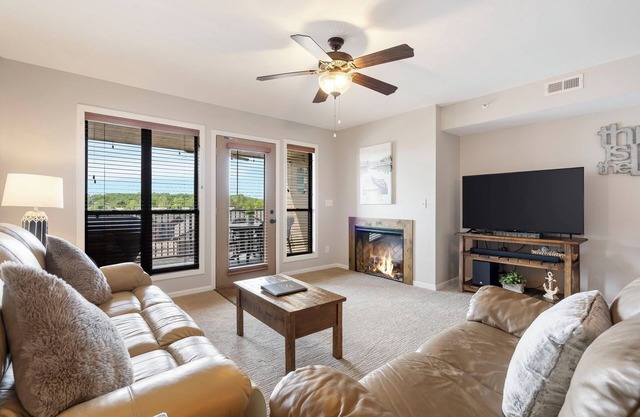 Incredible 1 Bd Lake Condo with Resort Perks & Ticket Discounts!