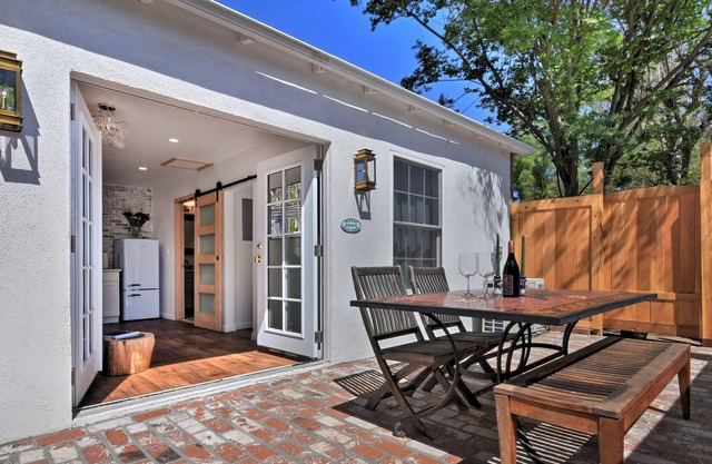 Incredible Private Cozy Guesthouse with Gorgeous Private Patio