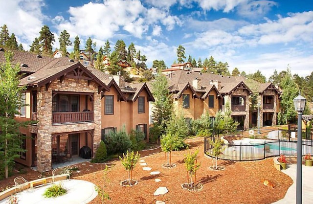 Incredible Resort - The Club at Big Bear Village!