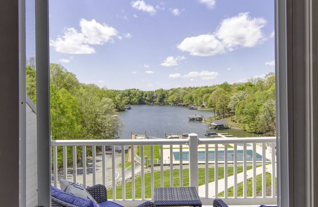 Incredible Sunsets & Boat Slip Included!