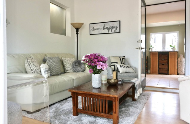 Incredible Views Lake & Mountains- relax, work & play!