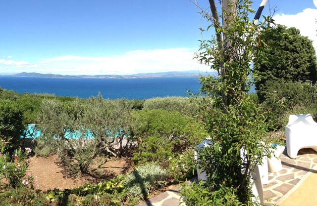 Independent villa with sea view 180 degrees from Ansedonia on the Island of Elba