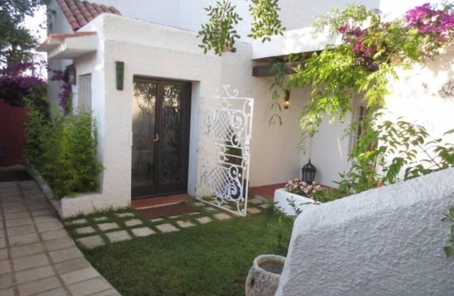 Independent house with garden