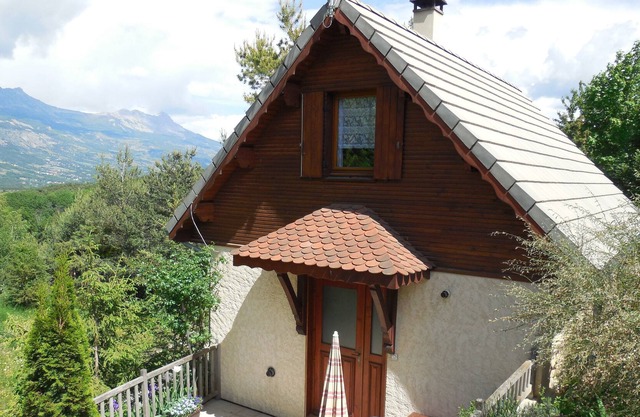 Independent chalet in the mountains
