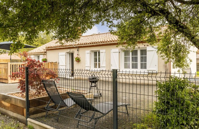 Independent Cottage with Garden and Wifi, 12 km from Beaches