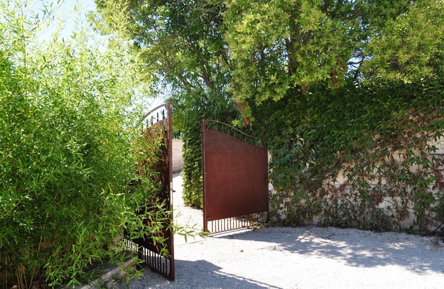 Independent house comfortable with private pool near Aix-en-Provence