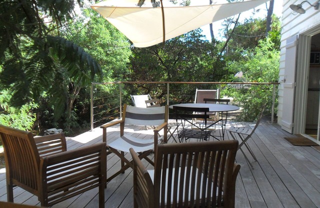 Independent part of Villa with spacious wooden terrace near 44 hectares