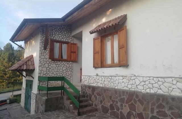 Independent villa with garden