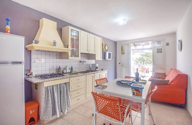 Independent villa with beautiful furnished garden September 280Euro week