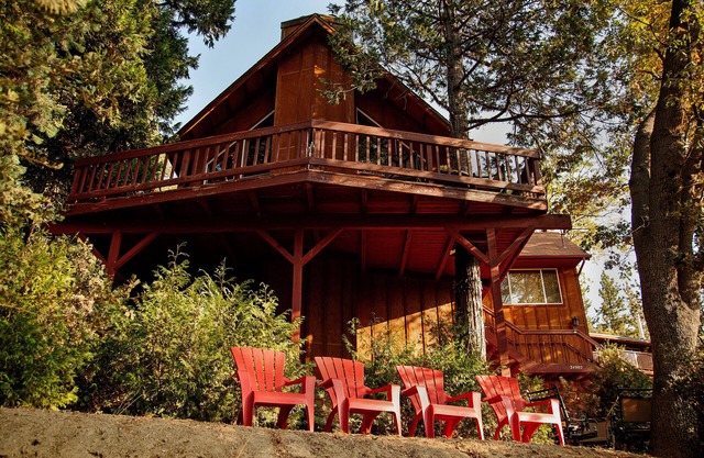 Indian Heaven Treehouse-Nightly Shooting Stars, Miles of Balconies & Rock Views