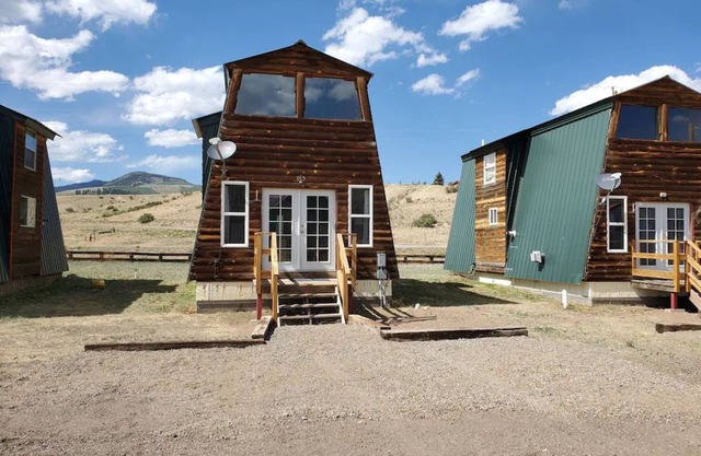 Indian Paintbrush Cabin 2 - 2 bedrooms in Creede, Colorado