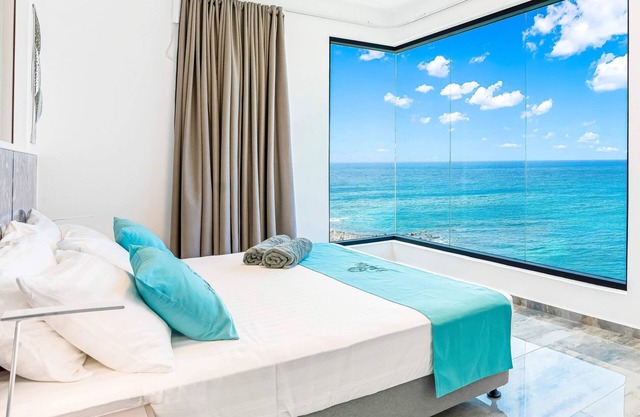 Indigo Bay Condo 6 Su