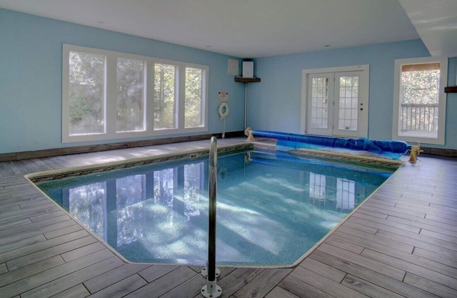 Indoor Pool - Great for Large Groups