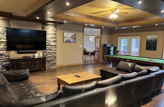 Indoor Saltwater Heated Pool w/Tennis & Multi-Sport Court, Burk's Falls