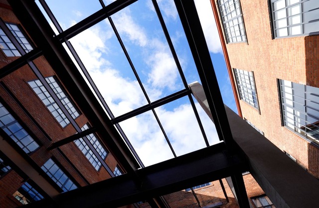 Industrial 1BD loft in Downtown CLE!