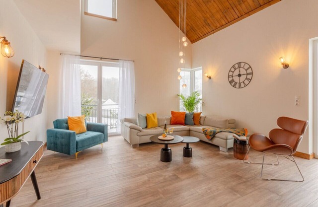 Industrial Loft w/Whirlpool, Sauna, Terrace