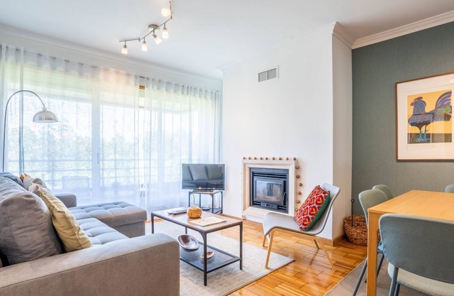 Infante Cozy 1BR w/Parking by LovelyStay