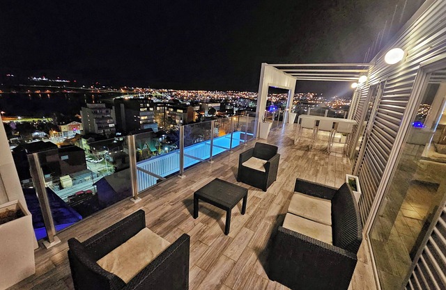 INFINITY SKY DELUXE. In the center of Ushuaia, unique for its panoramic views.