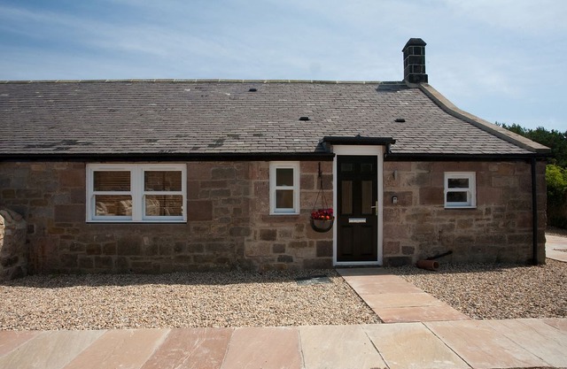 Inglenook Cottage - family and pet friendly