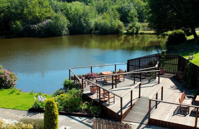 Inn On The Lake