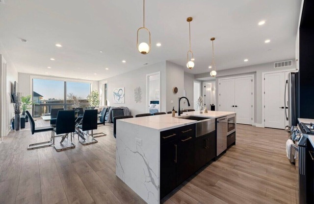 Insta-worthy 3bed/2bath Brand New Home w/Balcony