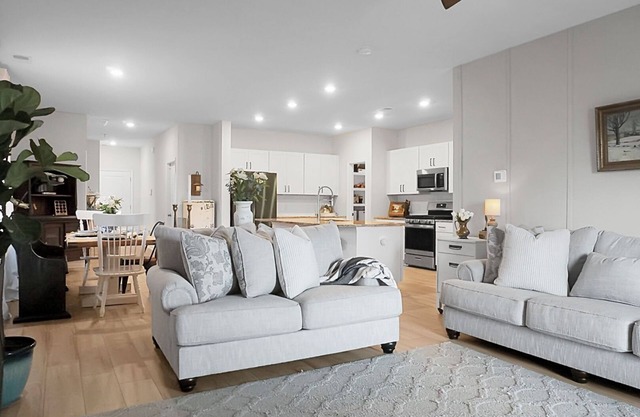 Insta Worthy Pet Friendly 6 Bed Near Charleston Home With Fishing Pond Access