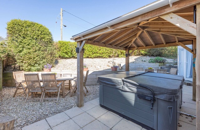 Instow The Dunes - Four Bedroom House, Sleeps 10