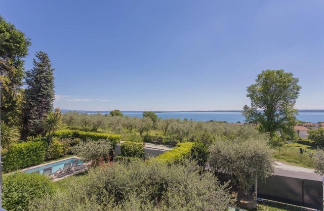 Insula Felix - Deluxe Double or Twin Room with Lake View