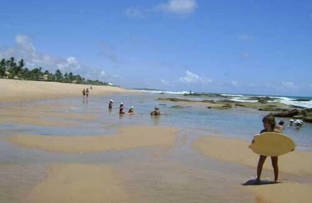 INTERLAGOS 400 M FROM THE BEACH 5 AIR-CONDITIONED ROOMS, SWIMMING POOL, INTERNET GALENO 71 997084180