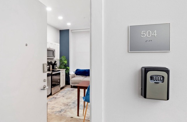 Intimate Downtown Lux Loft Near City Attractions