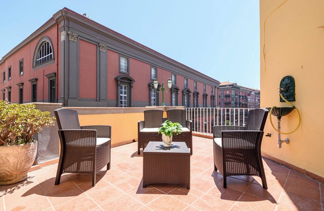 Into Mann - Five Bedroom Apartment, Sleeps 12