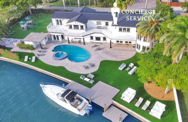 Intracoastal 6K+sf Beach Mansion Estate