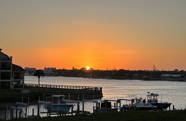 Intracoastal Hideaway with breathtaking views in a vibrant beach town