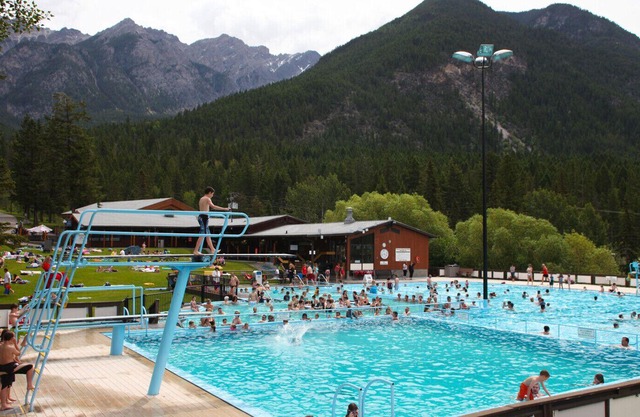 Invermere's Heron Point - 2 Br Condo, Pool, Hot Tub, Beach, Tennis, Park Pass!
