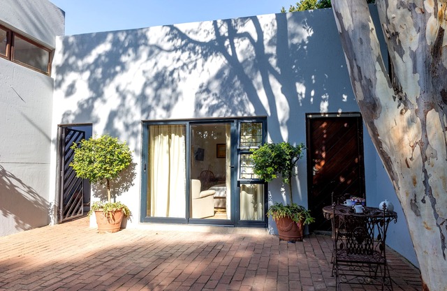 Inverter Backup; Parkwood 10min Walk to Rosebank