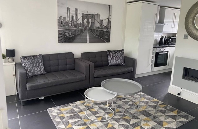 Inviting 2-Bed Chalet in Caernarfon