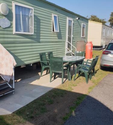 Inviting 3-Bed Caravan in Porthcawl