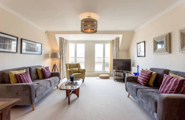 Inviting Apartment near Leith Walk