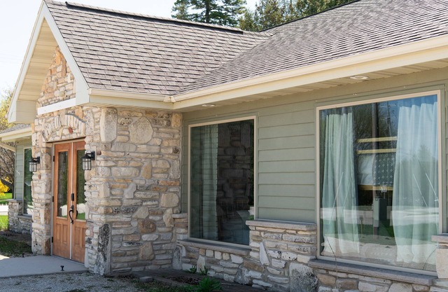 Inviting Sister Bay retreat