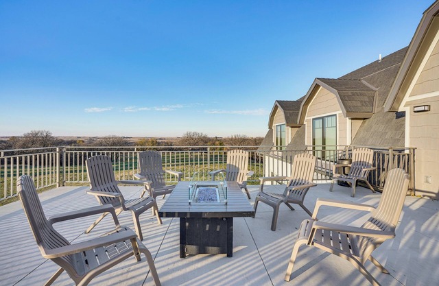 Iowa Family Home w/Valley Views & Rooftop Deck