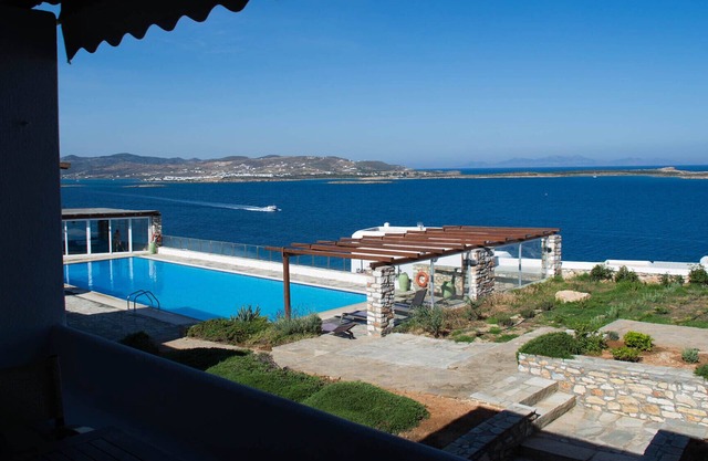 Irene's View Villa one · House with swimming pool near Pounda