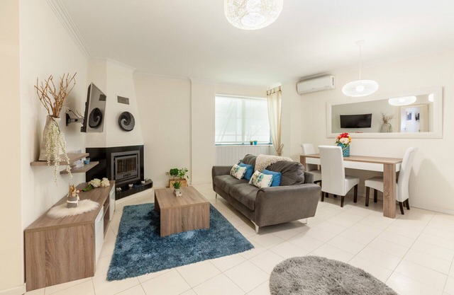 Iris Apartment, Beautiful, Comfortable, Location 5 *