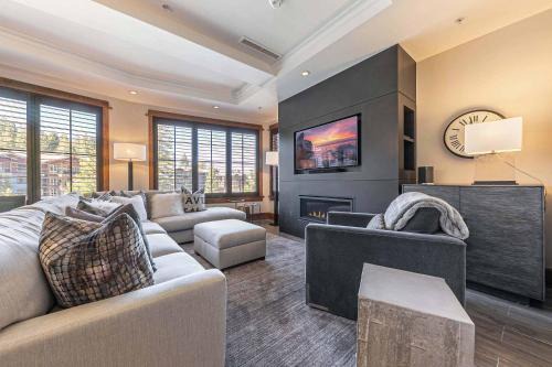 Iron Horse Lodge South 302 by East West Hospitality