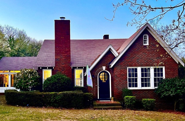 Ironman-ready cottage steps from the race!