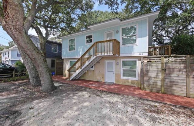 Island & Beach Life Awaits You