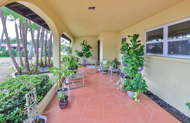 Island Life - Waterfront Tierra Verde/St. Petersburg Home