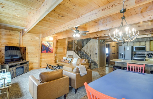 Island Park Cabin w/Deck ~ 22 Mi to Yellowstone!
