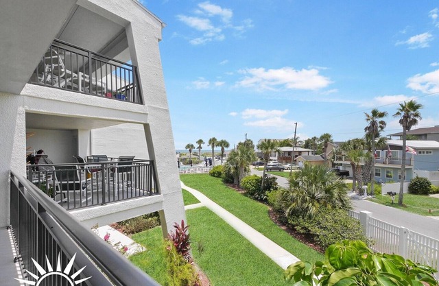 Island South 27- Updated, Spacious 2 bedroom condo with ocean view, pool and